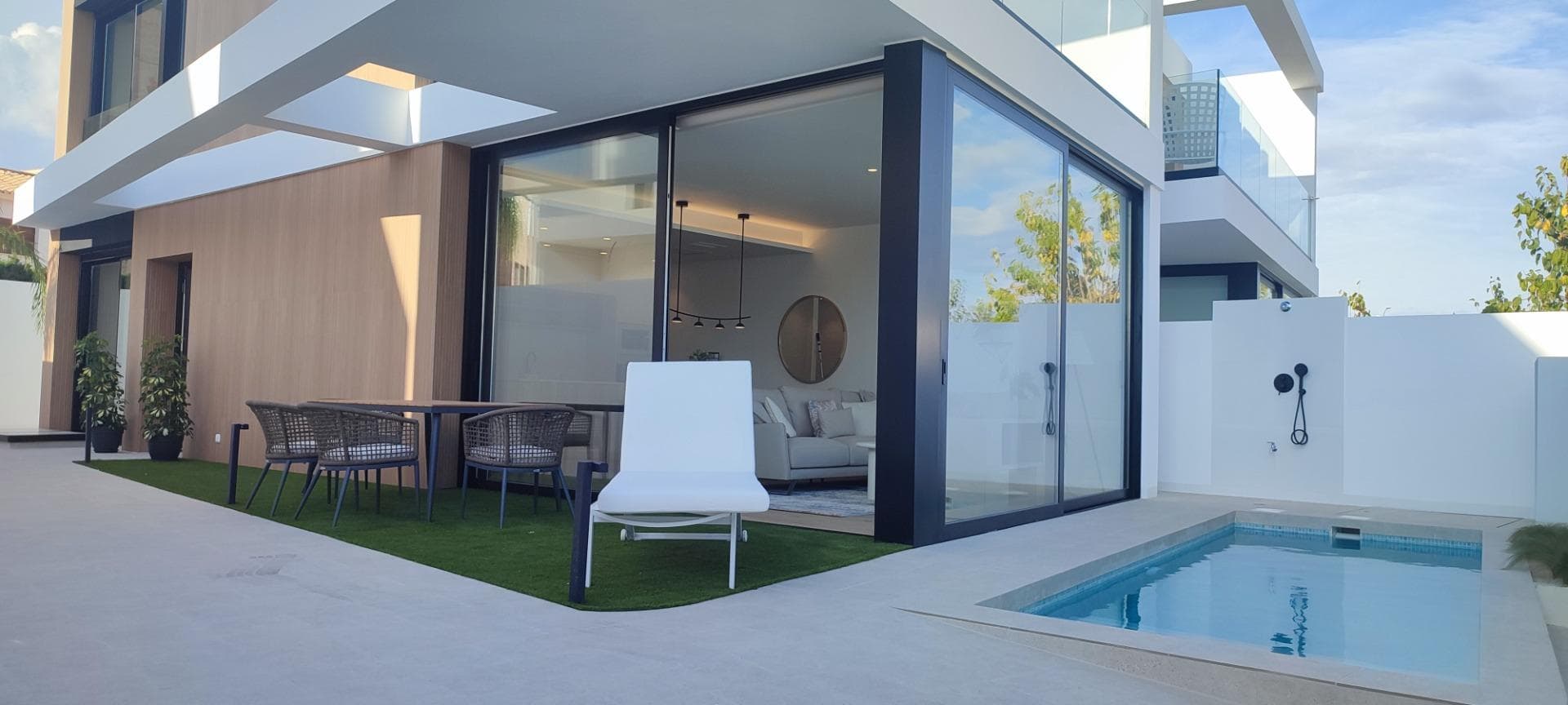 Exklusive Villa mit 3 Schlafzimmern nur 300m vom Strand in Pilar de la Horadada Diese Vill Vorschau 2