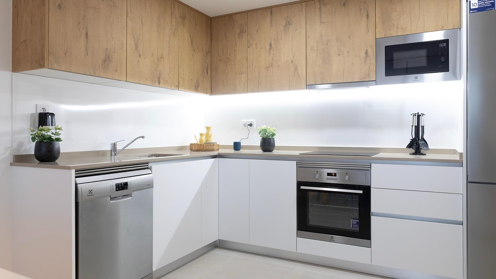 NEUBAUWOHNUNG MIT 3 SCHLAFZIMMERN UND MEERBLICK, 300 M VOM STRAND ENTFERNT (PUNTA PRIMA) E Vorschau 6