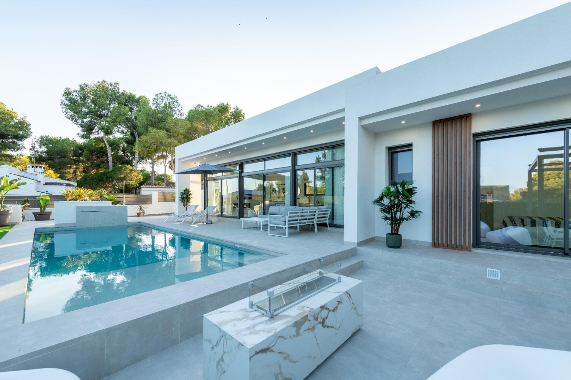 EXKLUSIVE MODERNE NEUBAUVILLA IN PINAR DE CAMPOVERDE Vorschau 2