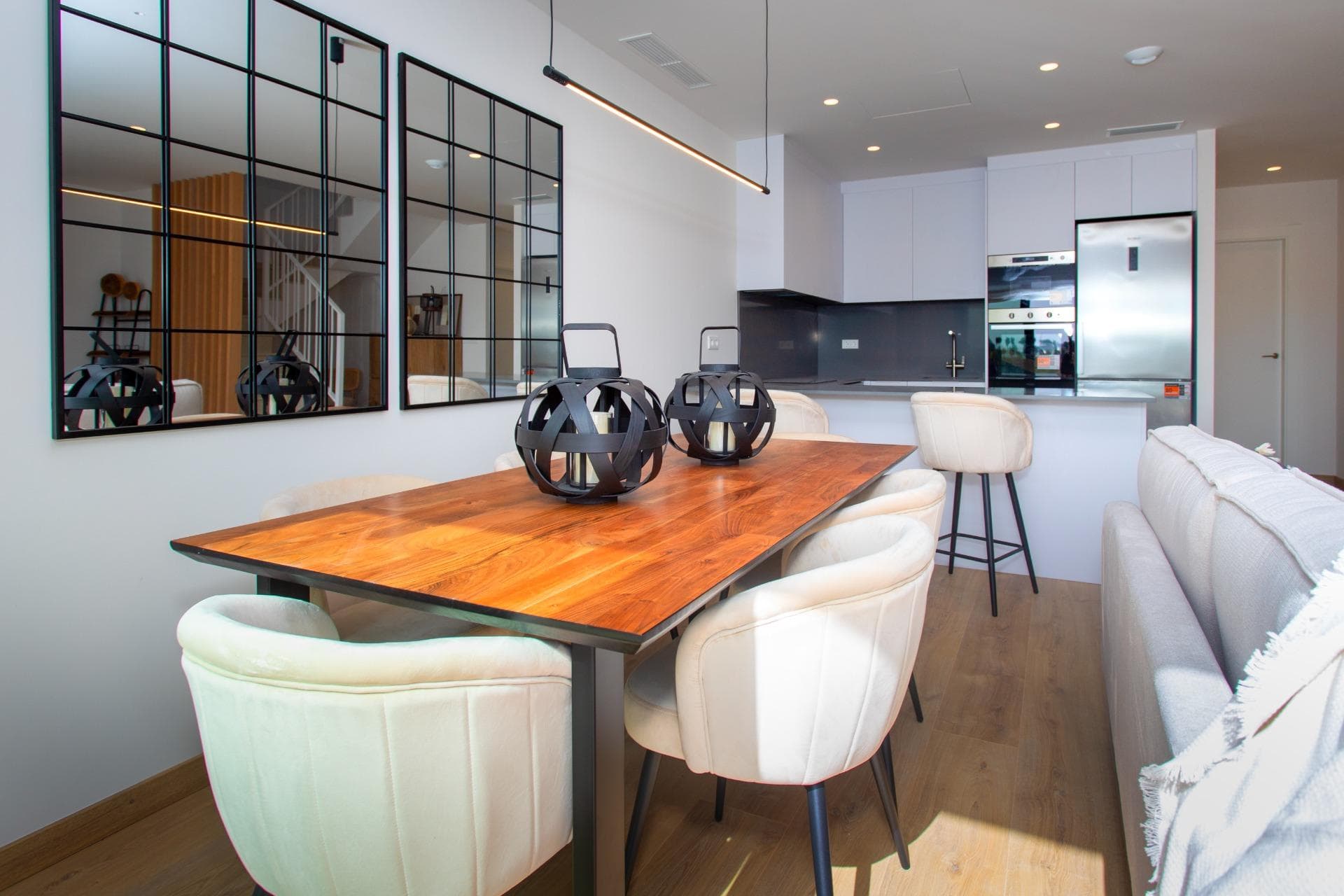 NEU GEBAUTE STADTHÄUSER IN MONFORTE DEL CID Neubausiedlung mit 54 Reihenhäusern und Doppel Vorschau 5