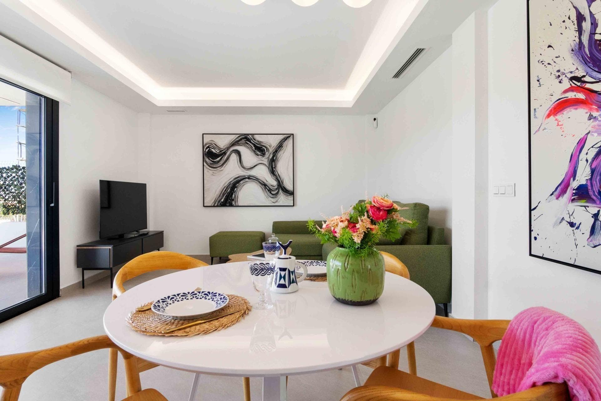 FREISTEHENDE VILLEN MIT 3 SCHLAFZIMMERN AUS NEUBAU IN ROJALES Vorschau 3