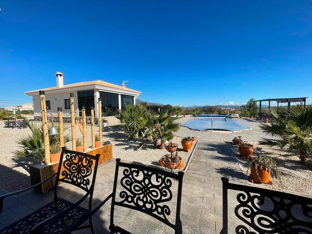 NEUBAU VILLA IM TRADITIONELLEN STIL MIT 3 SCHLAFZIMMERN IN PINOSO(ALICANTE) Die Wohnung is Vorschau 4