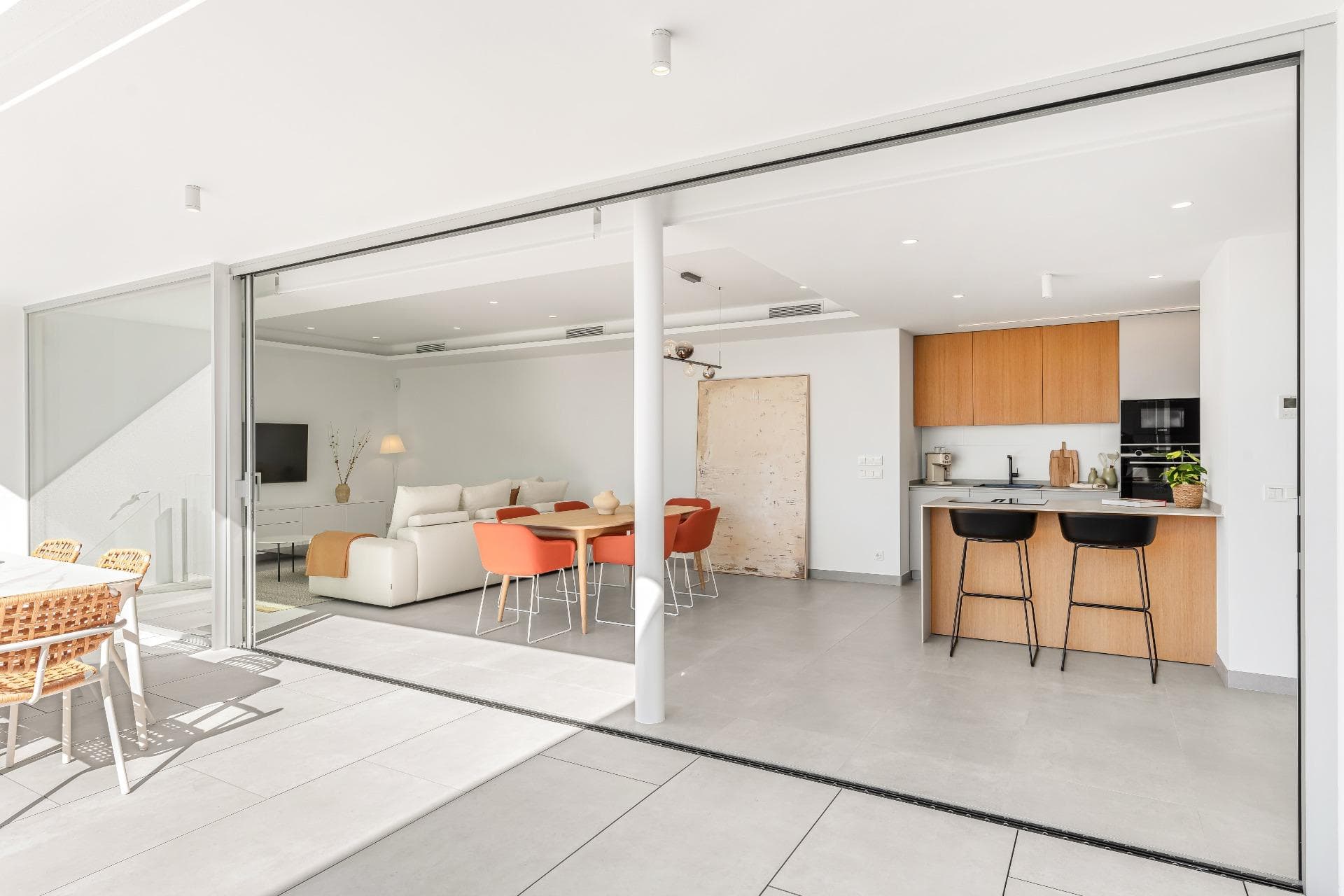 NEUBAU VILLA MIT MEERBLICK IN CUMBRE DEL SOL Ein Haus mit einem klaren Konzept, um eine Ve Vorschau 4