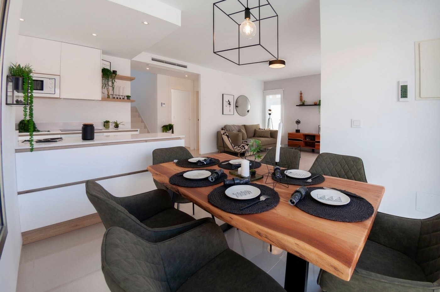 MODERNE 3 SCHLAFZIMMER-VILLA MIT PRIVATEM SCHWIMMBAD IN LOS ALCAZARES Diese Villa ist mit  Vorschau 4