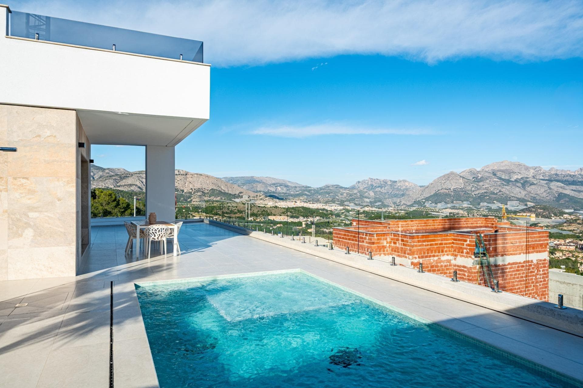 Neubau Villa auf einer Ebene und privatem Pool in Polop Vorschau 4