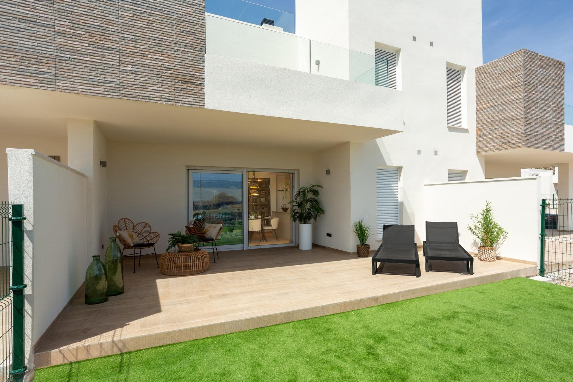 Erdgeschosswohnung mit Garten im Golf Resort in Algorfa(Alicante) Der Neubau besteht aus 2 Vorschau 2