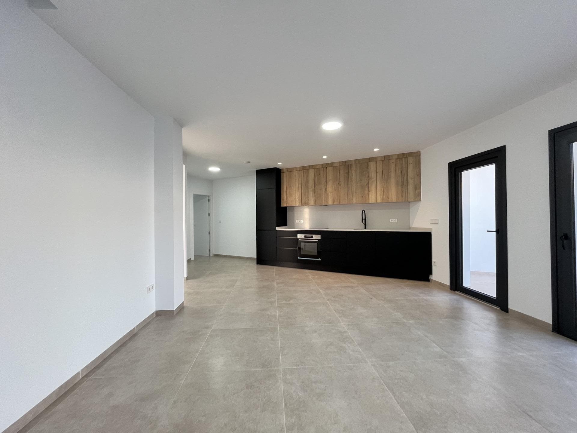 Brandneue Villa mit 3 Schlafzimmern und privatem Pool 500 Meter vom Strand entfernt in San Vorschau 5