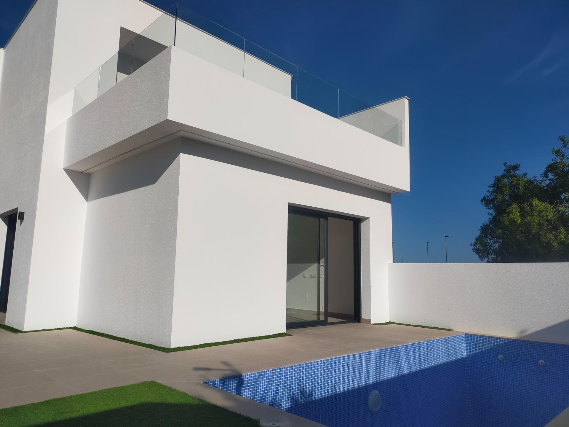 Freistehende Villa mit 3 Schlafzimmern und privatem Pool in Daya Nueva (Alicante) Moderne 