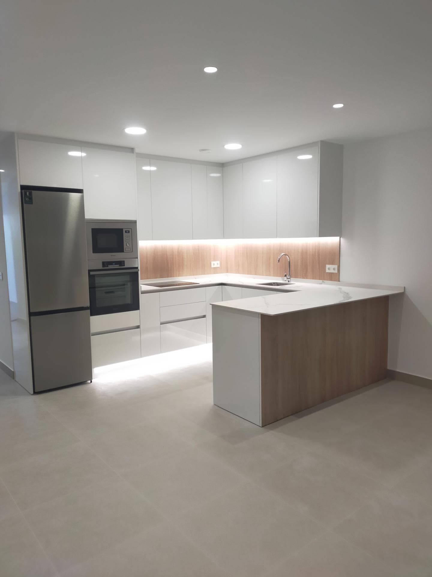 Freistehende Villa mit 3 Schlafzimmern und privatem Pool in Daya Nueva (Alicante) Moderne  Vorschau 3