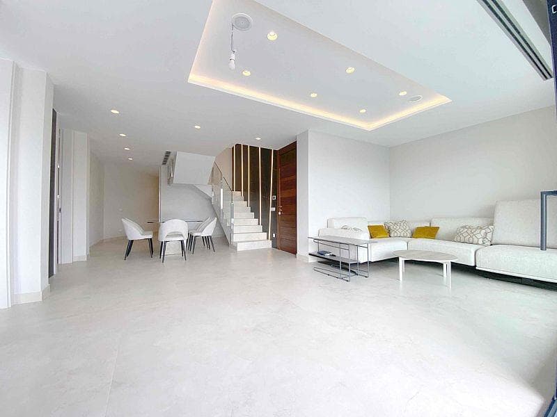 3-Zimmer-Duplex-Penthouse mit privatem Pool zum Verkauf direkt am Strand in Benidorm LETZT Vorschau 3