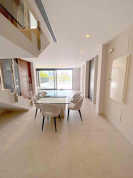 3-Zimmer-Duplex-Penthouse mit privatem Pool zum Verkauf direkt am Strand in Benidorm LETZT Vorschau 5