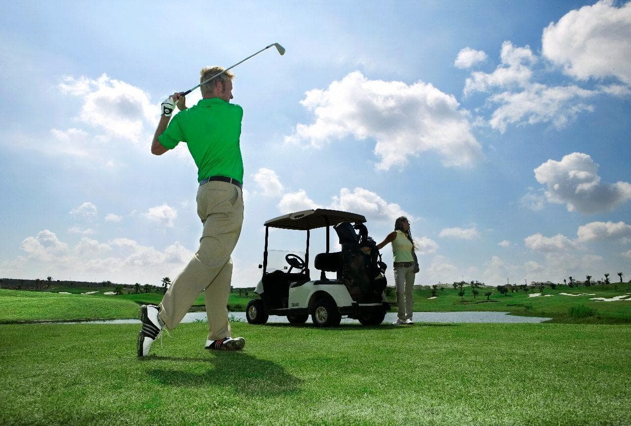 4-Zimmer-Villa mit privatem Pool im Golf Resort – Orihuela zu verkaufen Genießen Sie moder Vorschau 4