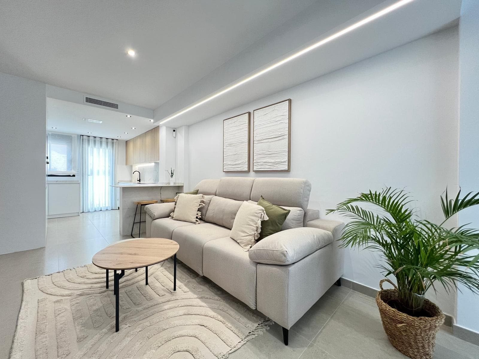 Reihenhausvilla mit 3 Schlafzimmern, Garage und privatem Solarium in Benferri (Alicante) Vorschau 4