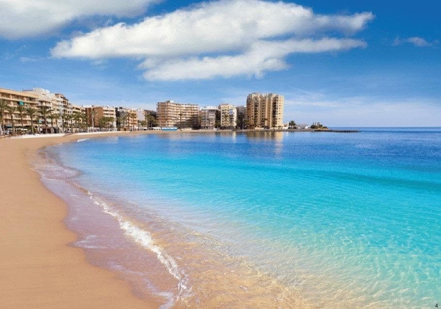 Modernes Neubau-Penthouse mit 2 Schlafzimmern, nur wenige Schritte vom Strand entfernt, in Vorschau 4