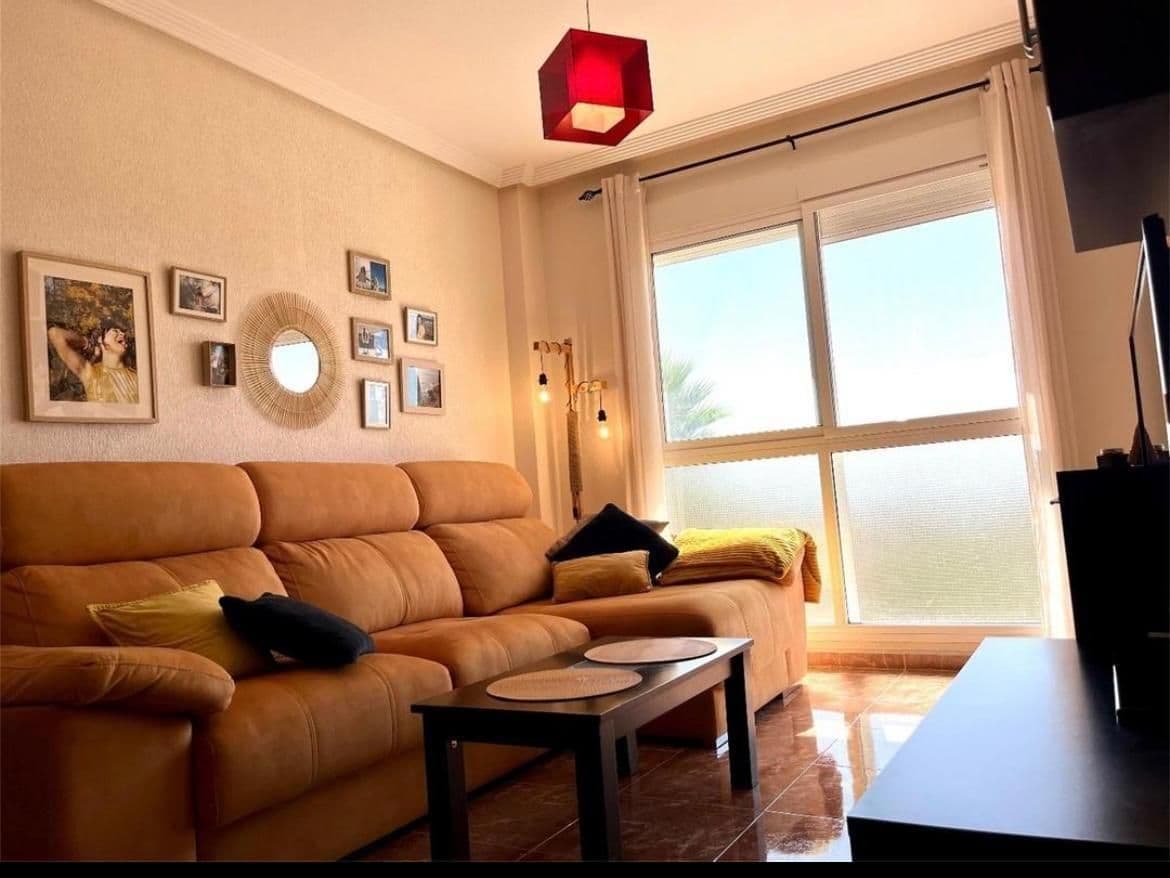 A la venta este práctico apartamento en planta baja, situado en la localidad de Formentera Vorschau 2