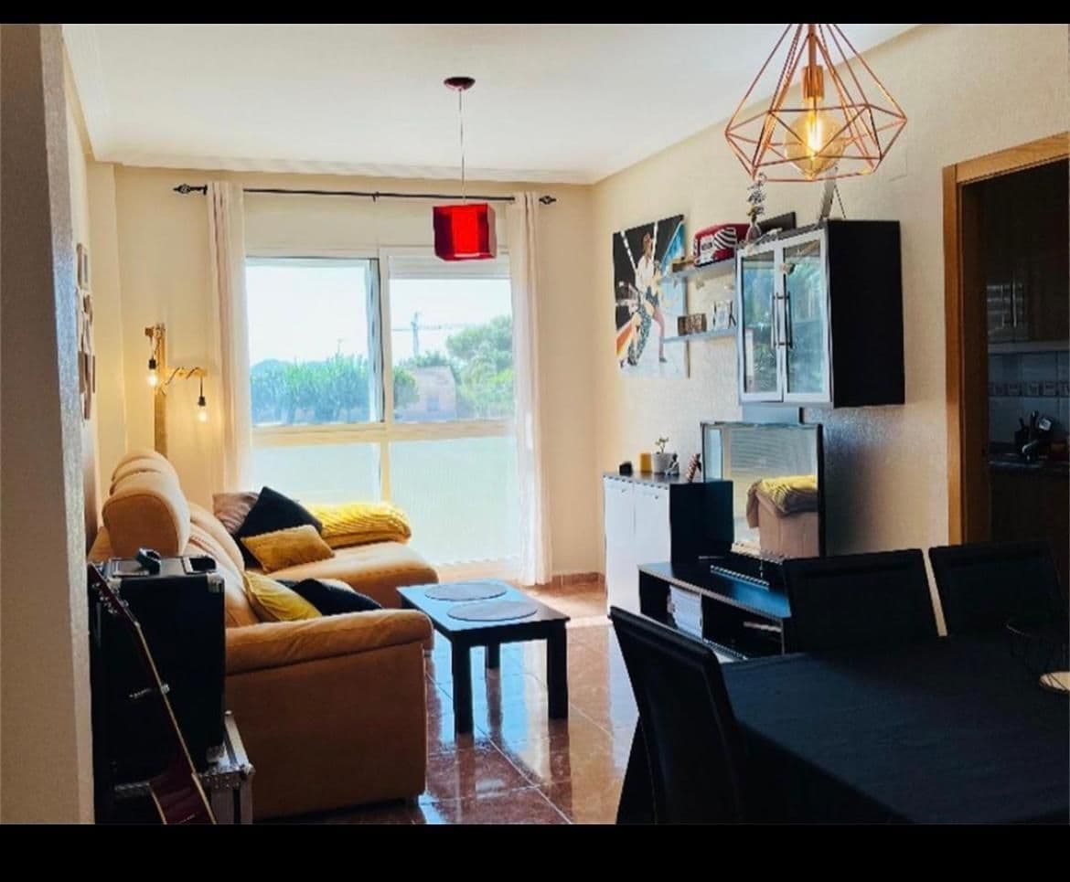 A la venta este práctico apartamento en planta baja, situado en la localidad de Formentera Vorschau 3