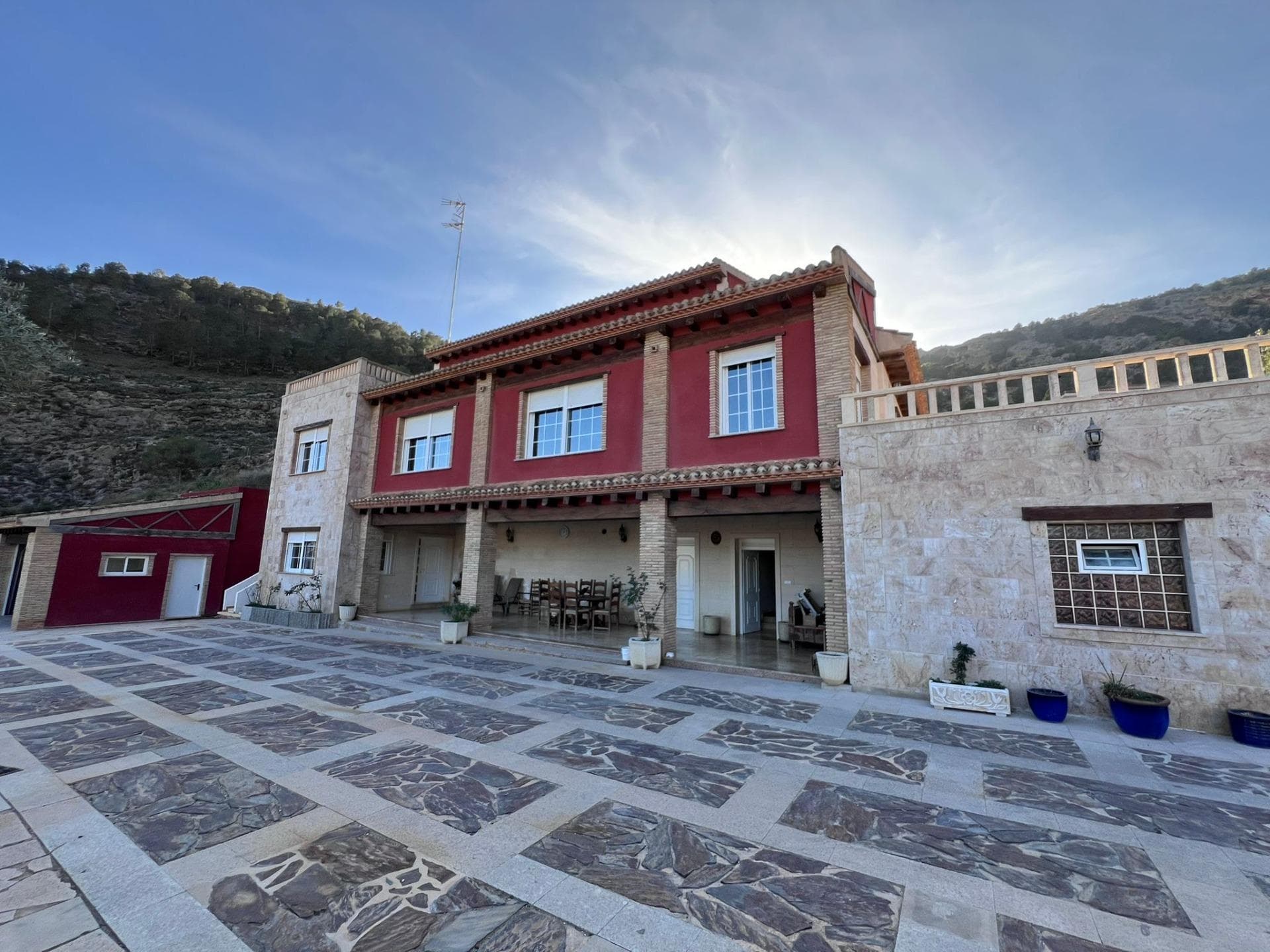 Os presentamos esta maravillosa villa de lujo con un estilo rústico ubicada en la pedanía  Vorschau 5