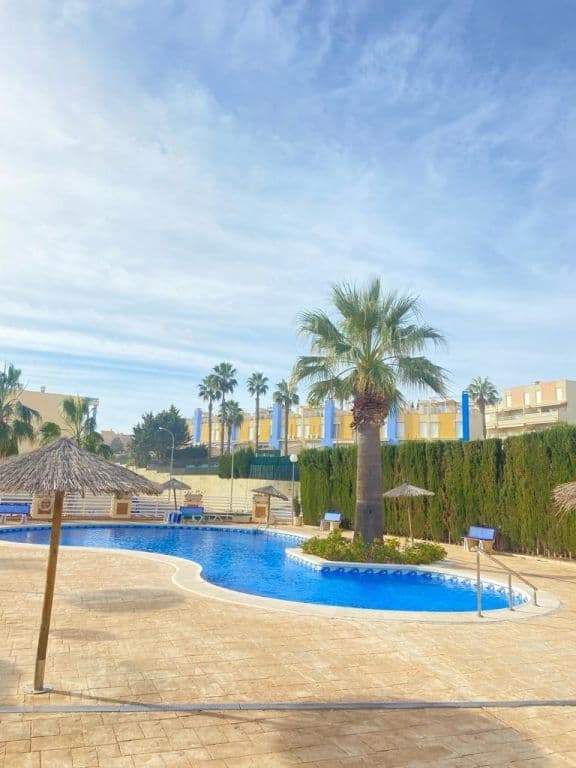 Estamos felices de presentarles éste fantástico dúplex situado en la prestigiosa urbanizac Vorschau 4