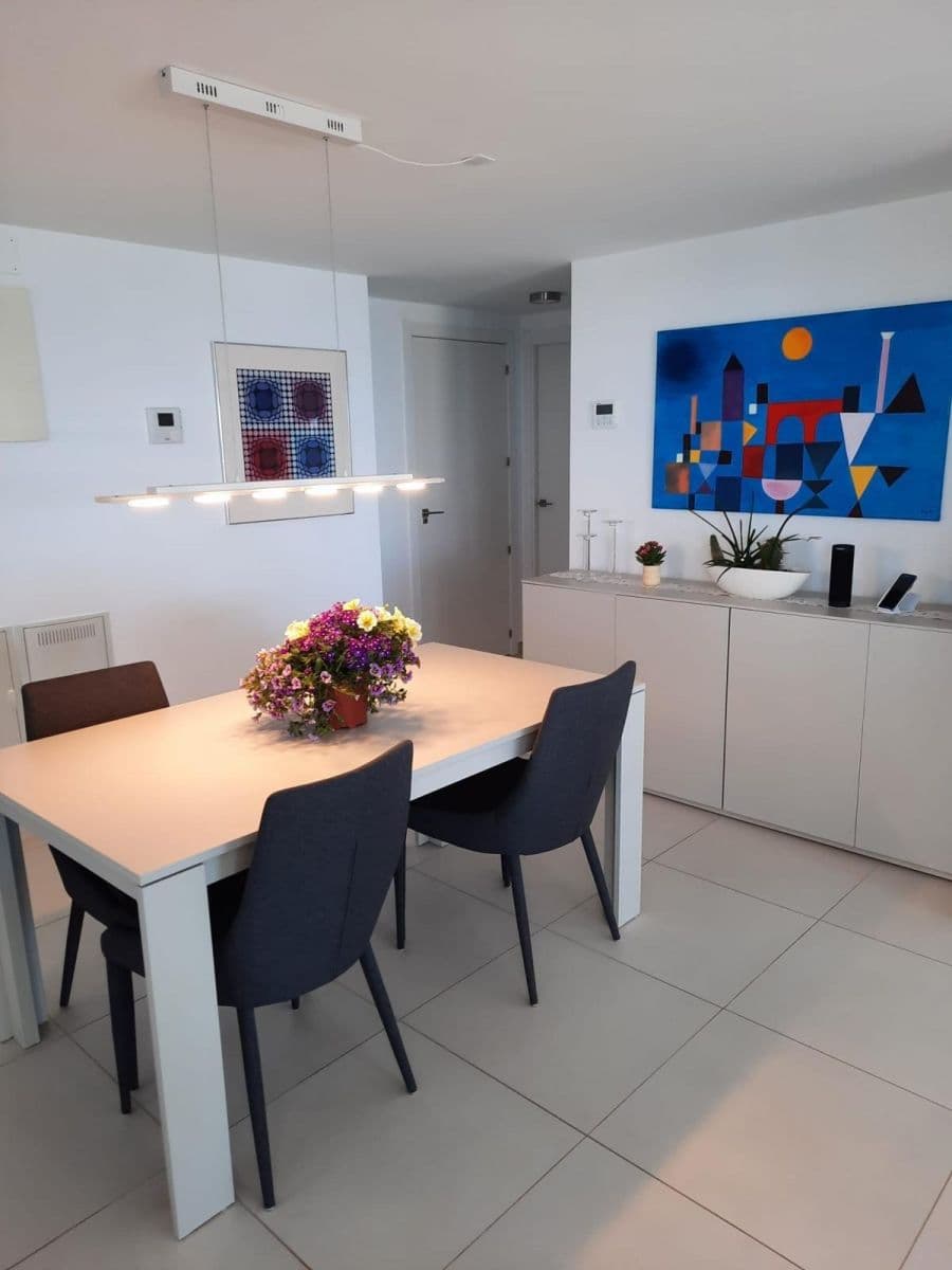 A la venta éste excepcional ático de lujo en primera línea de playa con 3 dormitorios y 2  Vorschau 6