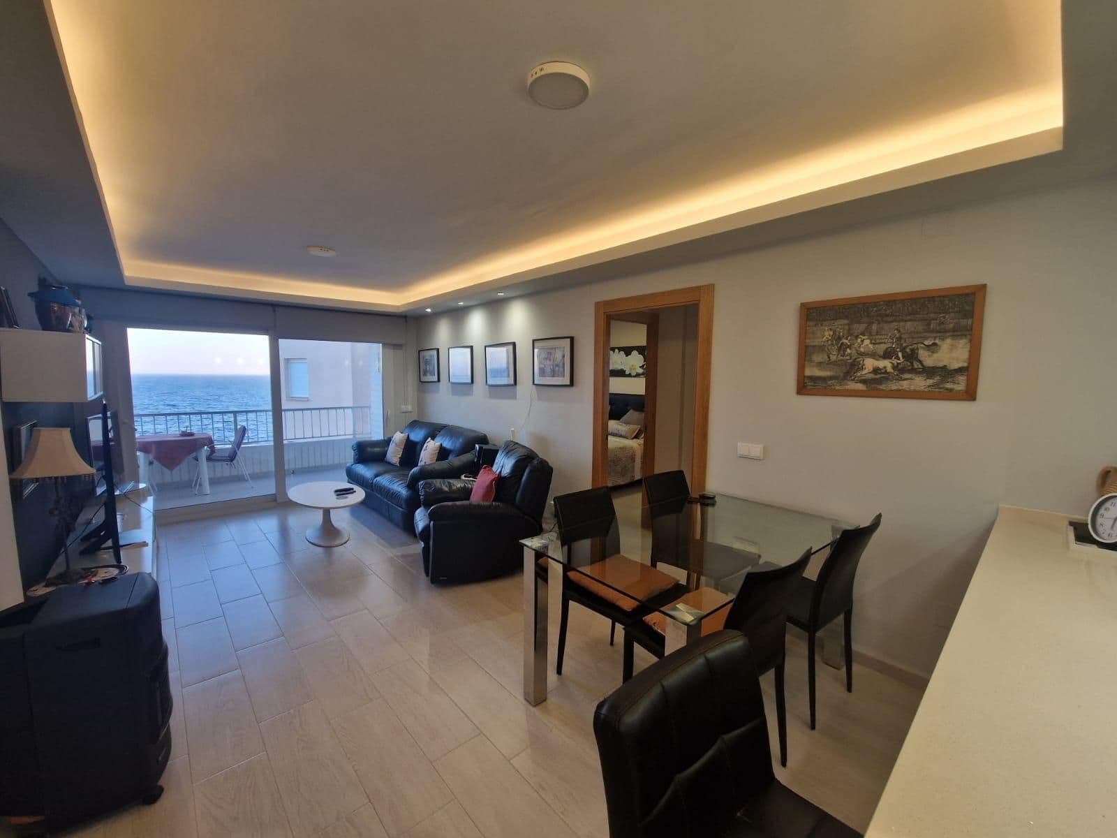 Estamos felices de presentarles este bonito apartamento situado en la conocida Playa del C