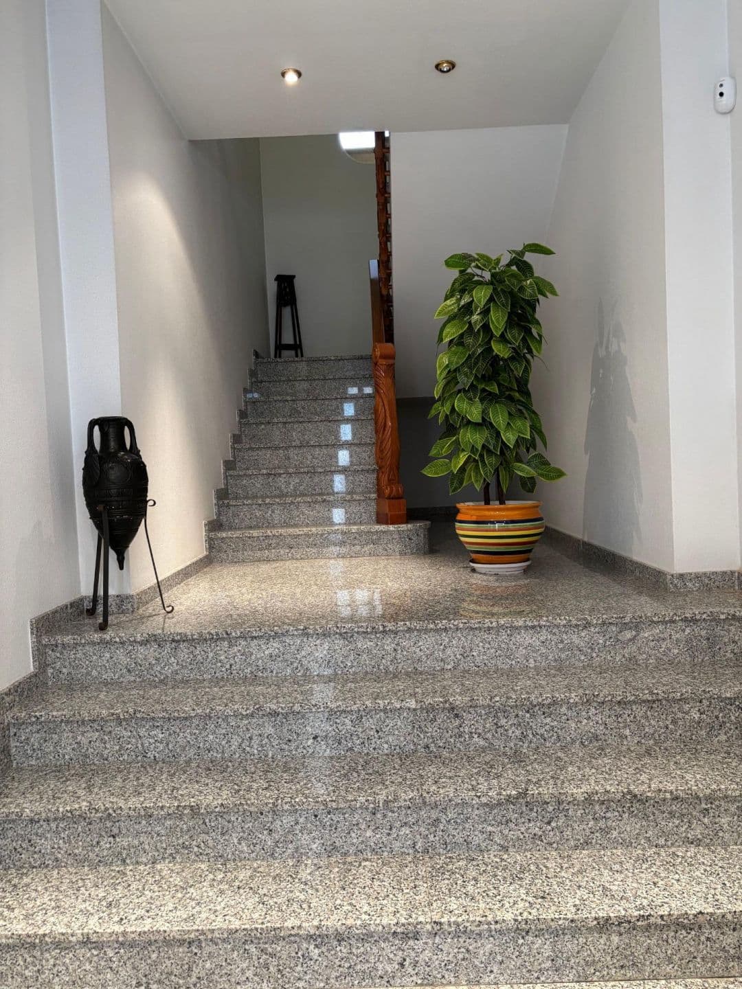 Os presentamos esta vivienda de 400m, ubicada en el encantador municipio de Formentera del Vorschau 2