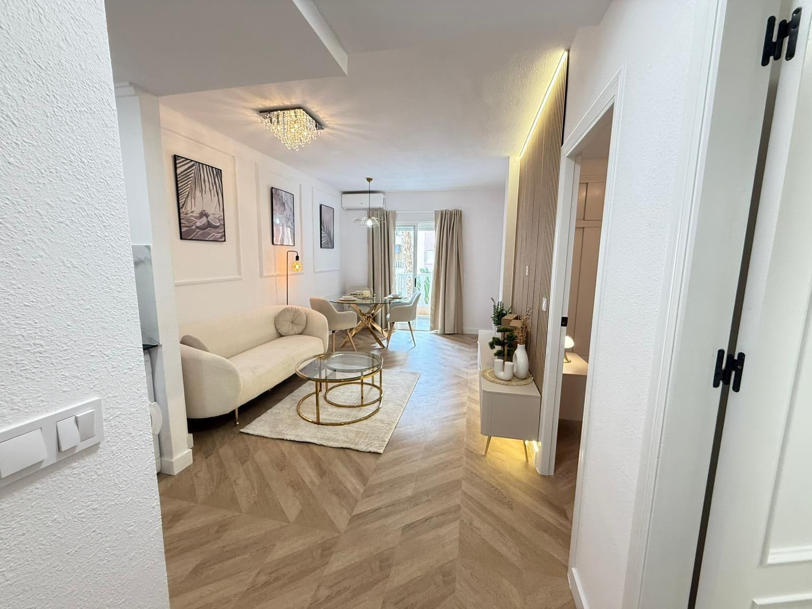 A la venta este apartamento ubicado en Torrevieja muy cerca del bonito parque de las Nacio Vorschau 4