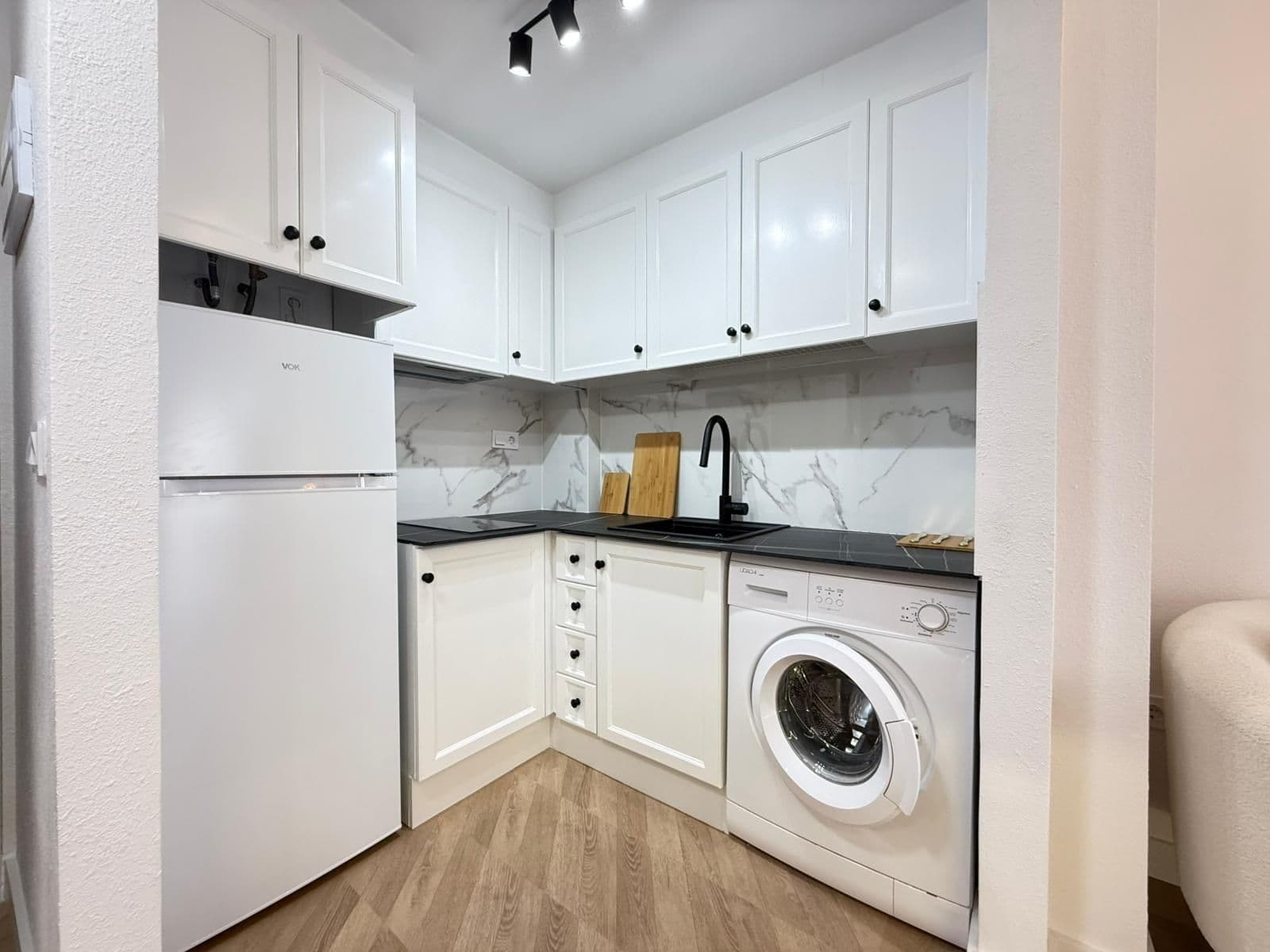 A la venta este apartamento ubicado en Torrevieja muy cerca del bonito parque de las Nacio Vorschau 5