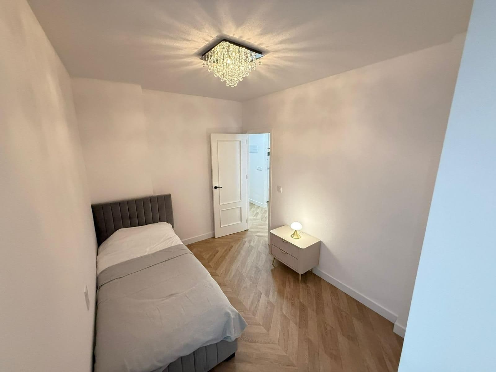 A la venta este apartamento ubicado en Torrevieja muy cerca del bonito parque de las Nacio Vorschau 6