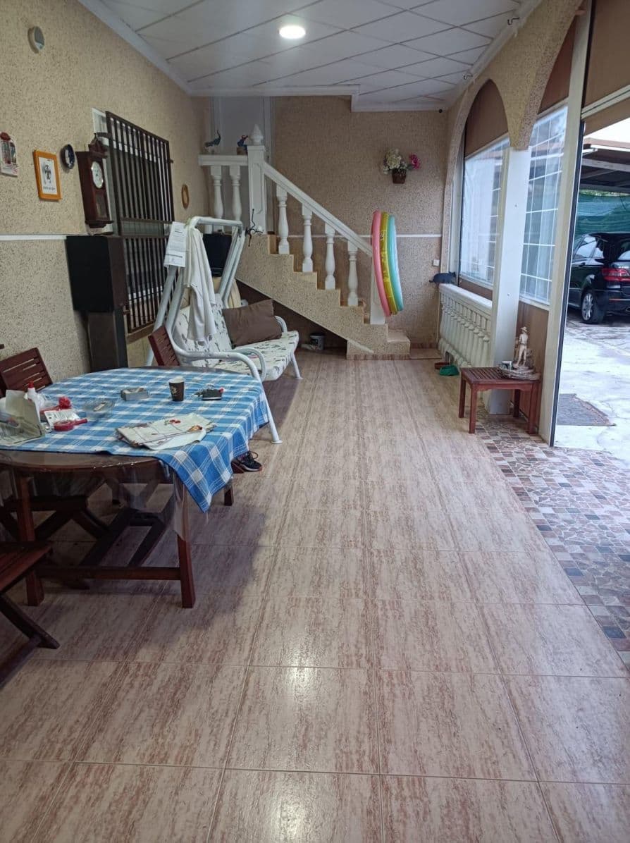 Os presentamos esta bonita y amplia casa de campo ubicada en el tradicional municipio de G Vorschau 5