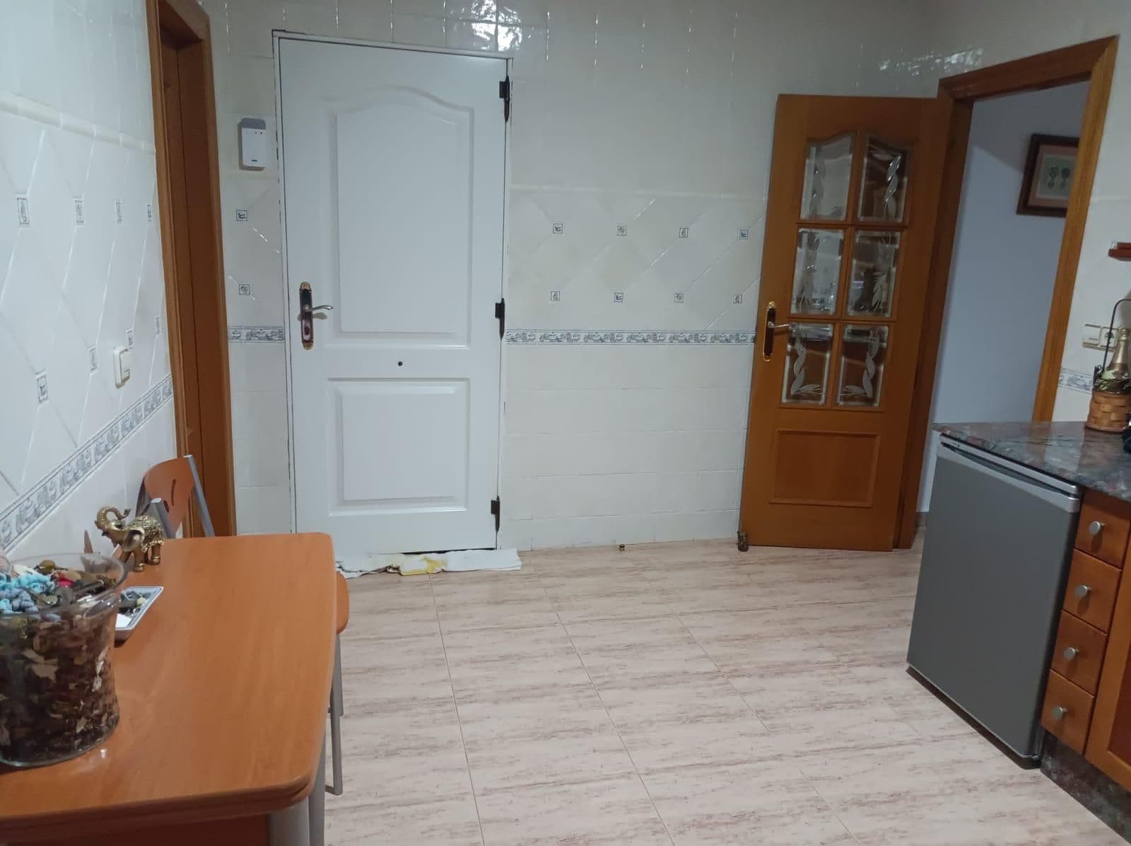 Os presentamos esta bonita y amplia casa de campo ubicada en el tradicional municipio de G Vorschau 6