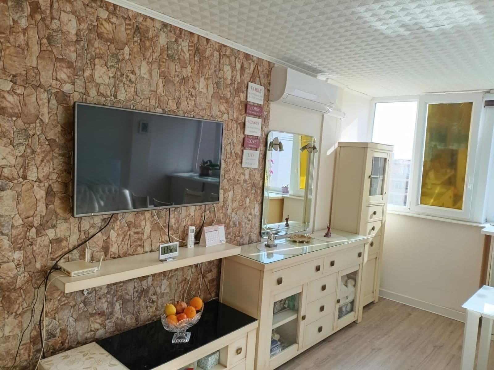 Descubre este encantador apartamento de un dormitorio ubicado en la vibrante ciudad de Tor Vorschau 2