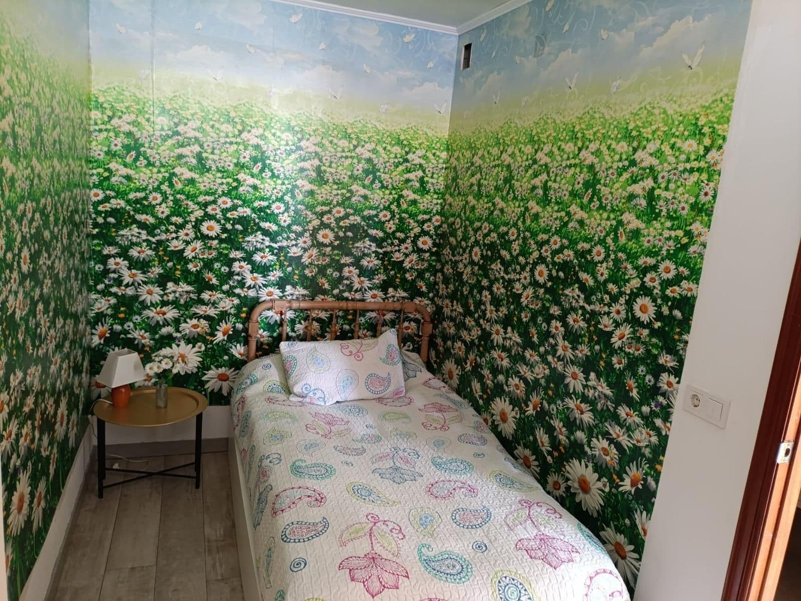 Descubre este encantador apartamento de un dormitorio ubicado en la vibrante ciudad de Tor Vorschau 6