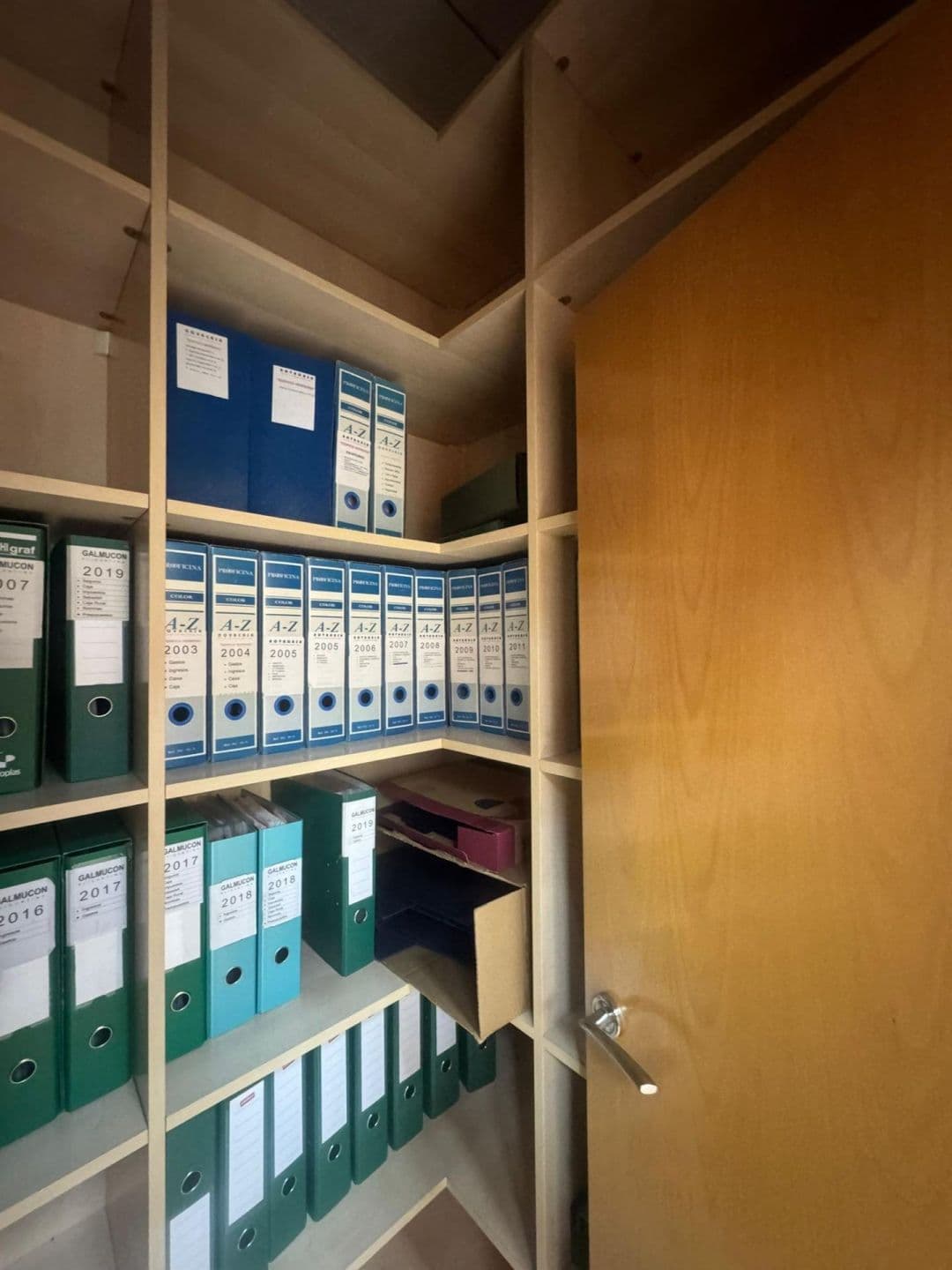 Presentamos una excelente oportunidad para adquirir esta oficina completamente equipada, u Vorschau 2