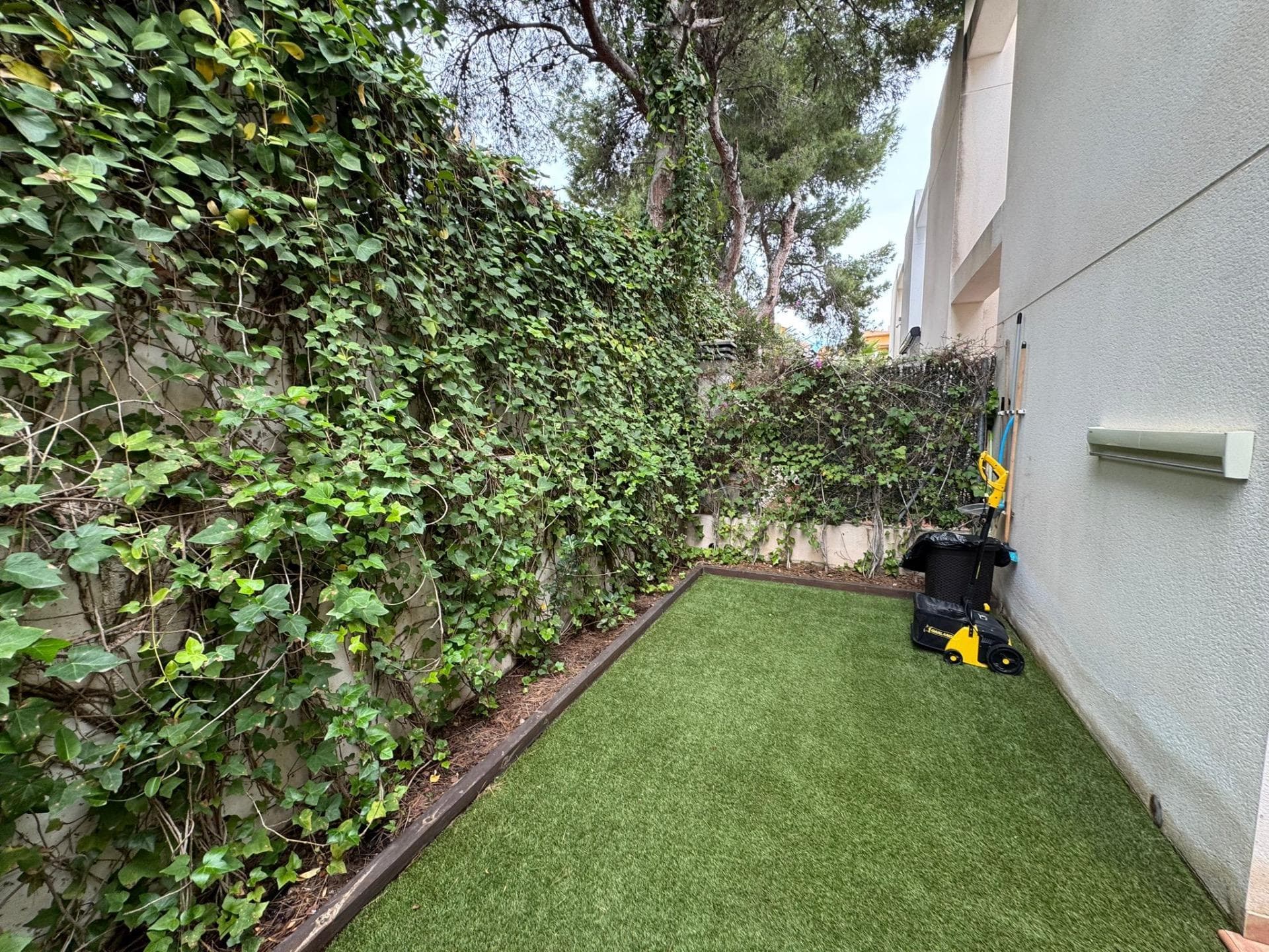 Descubre este encantador chalet adosado ubicado en la deseada zona de Punta Prima, Torrevi Vorschau 6