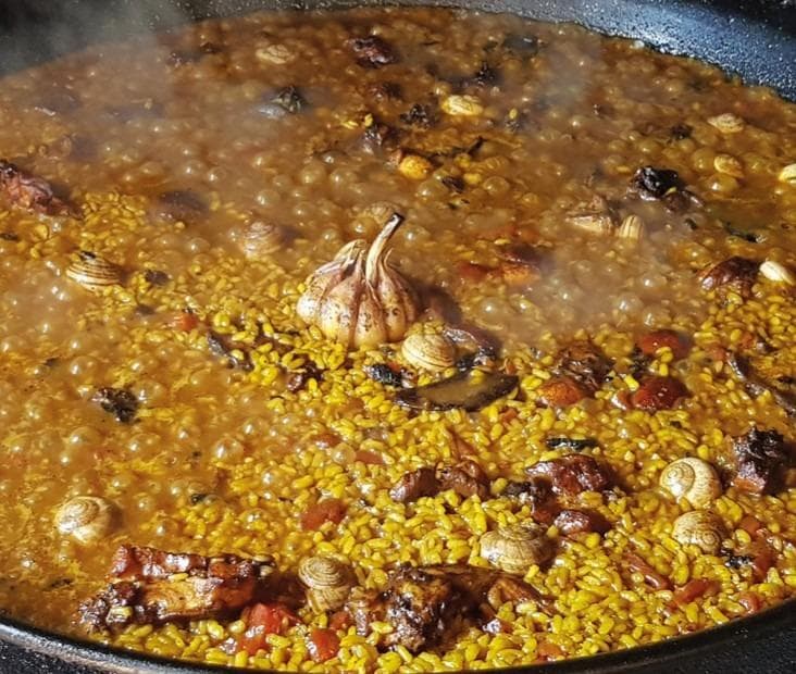 Modernes Apartment mit 1 Schlafzimmer, privater Garage und Blick auf die Weinberge in Hond Vorschau 3