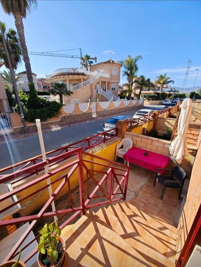 Descubre este encantador dúplex situado en la tranquila localidad de Benferri, dentro de l Vorschau 4