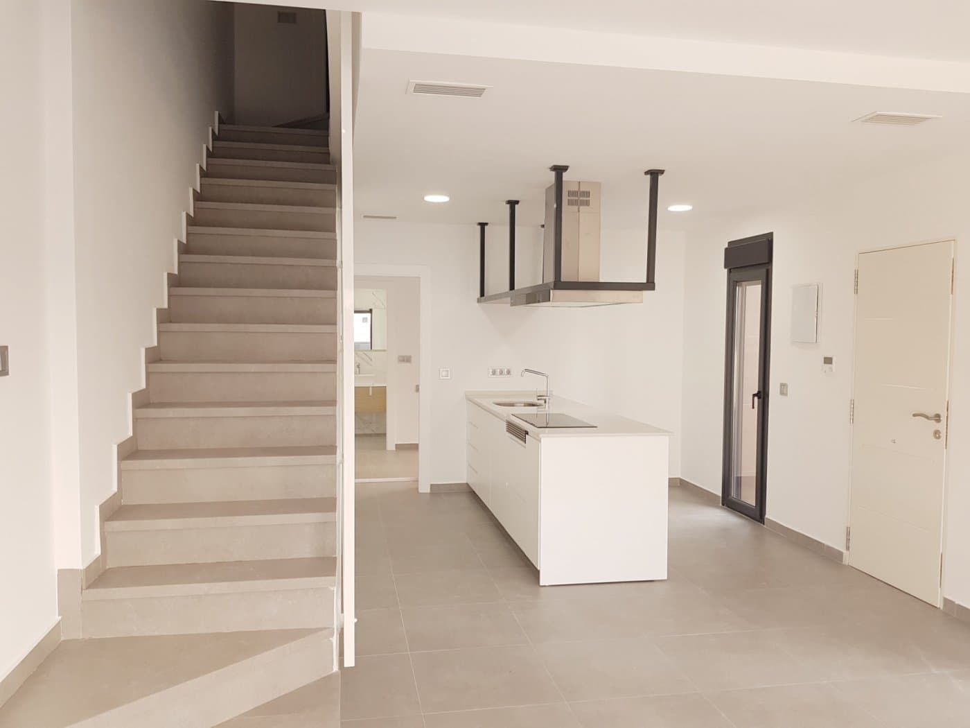 NEUBAU 3 SCHLAFZIMMER VILLEN MIT SCHWIMMBAD IN DAYA NUEVA(ALICANTE) Neubau Villa zum Verka Vorschau 3