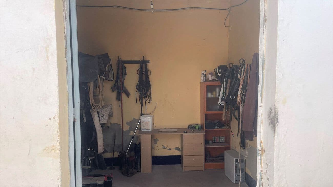 Commercial Unit Avileses